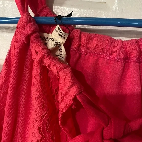 💐NWT hot pink lacy top - Picture 3 of 4